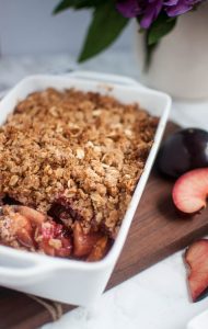 delicious vegan fruit crisp