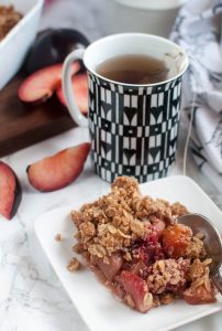 delicious vegan fruit crisp