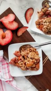 delicious vegan fruit crisp